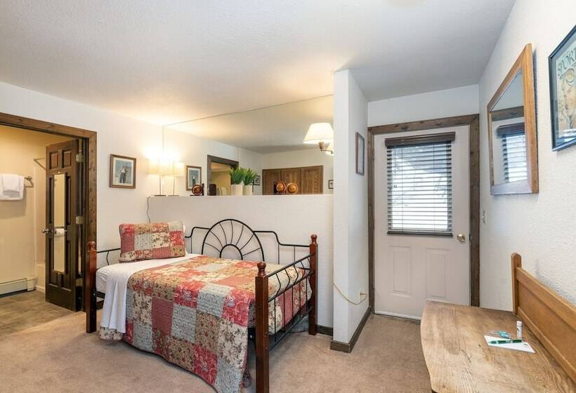 Manitou Lodge 4 Hotel Room By Alpine Lodging Telluride