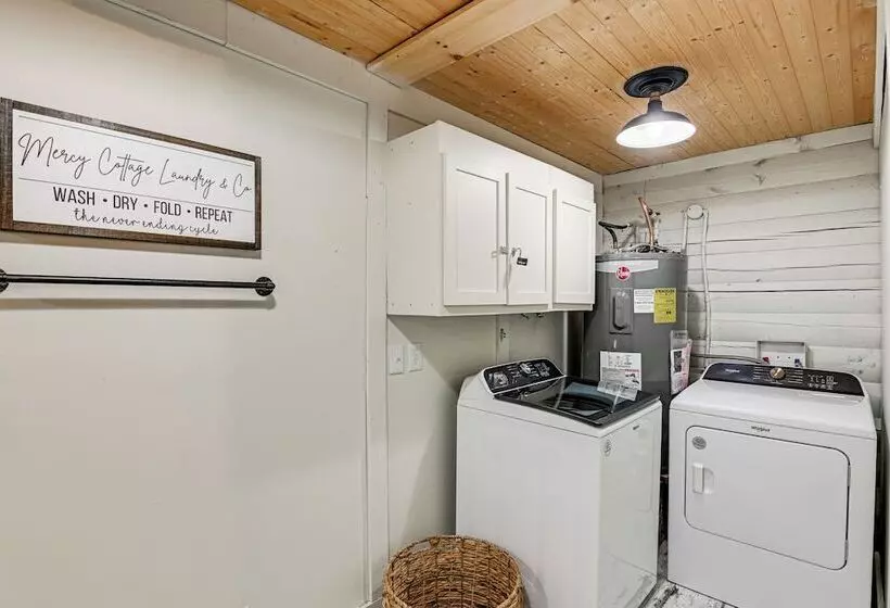 Peaceful Mt Juliet Cabin W/ Hot Tub & Fire Pit