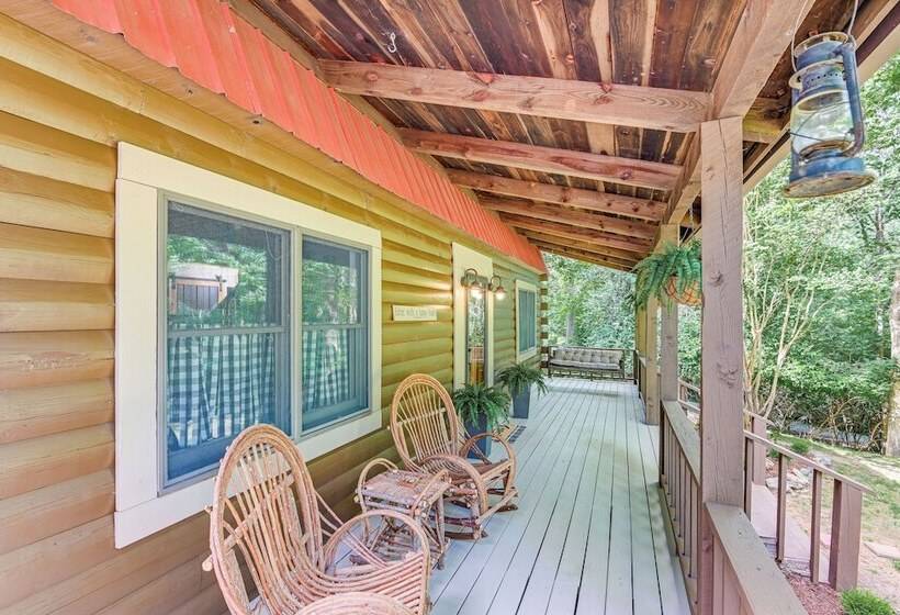 Peaceful Mt Juliet Cabin W/ Hot Tub & Fire Pit