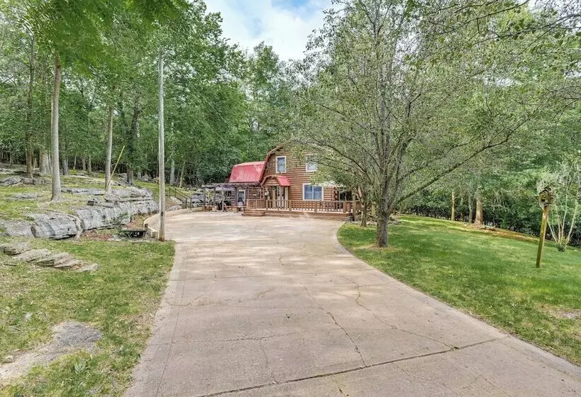 Peaceful Mt Juliet Cabin W/ Hot Tub & Fire Pit