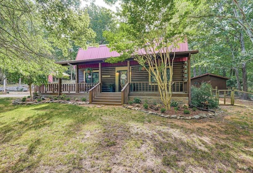 Peaceful Mt Juliet Cabin W/ Hot Tub & Fire Pit
