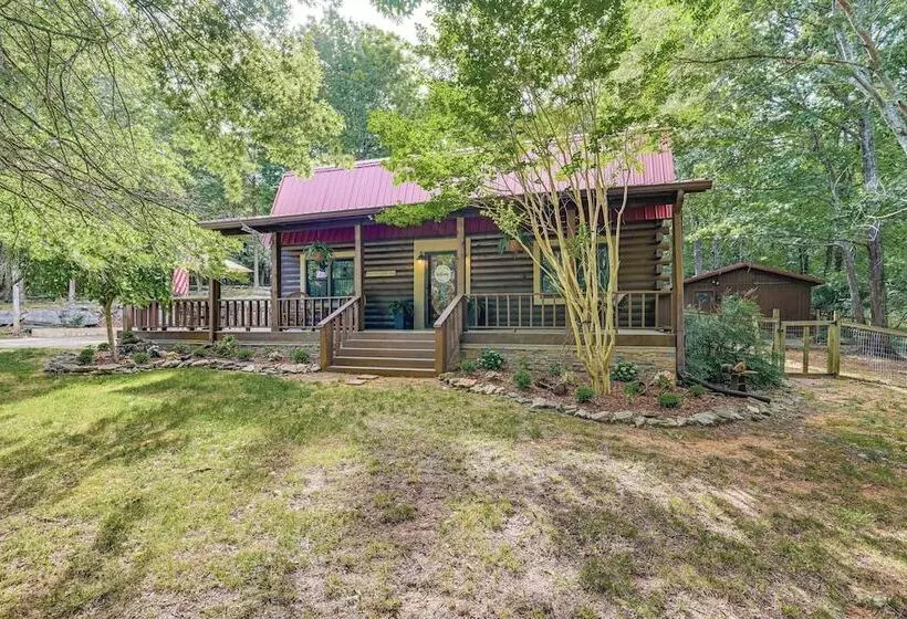 Peaceful Mt Juliet Cabin W/ Hot Tub & Fire Pit