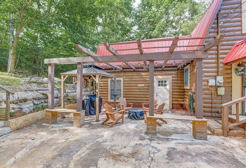 Peaceful Mt Juliet Cabin W/ Hot Tub & Fire Pit