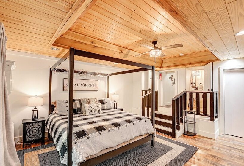 Peaceful Mt Juliet Cabin W/ Hot Tub & Fire Pit