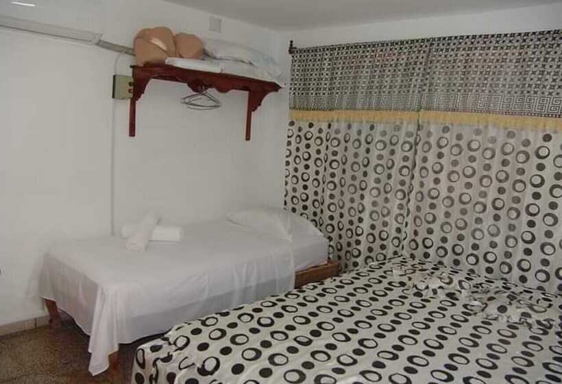 پانسیون Hostal Caribe Kairos Playa Larga