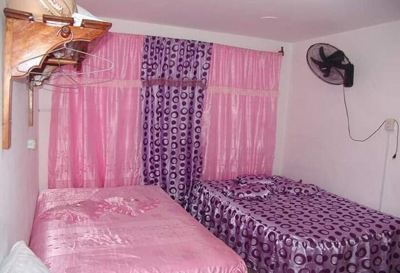 پانسیون Hostal Caribe Kairos Playa Larga