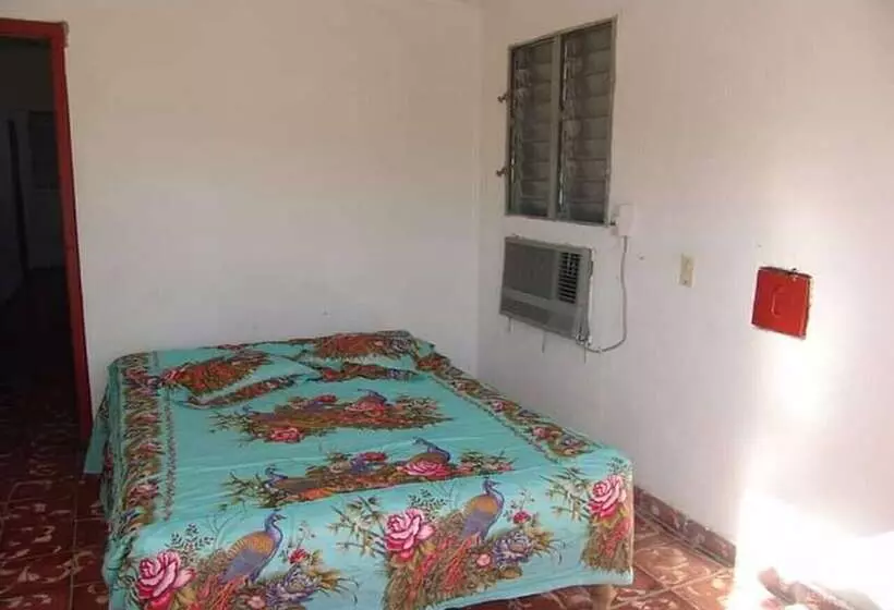 ペンション Hostal Caribe Kairos Playa Larga