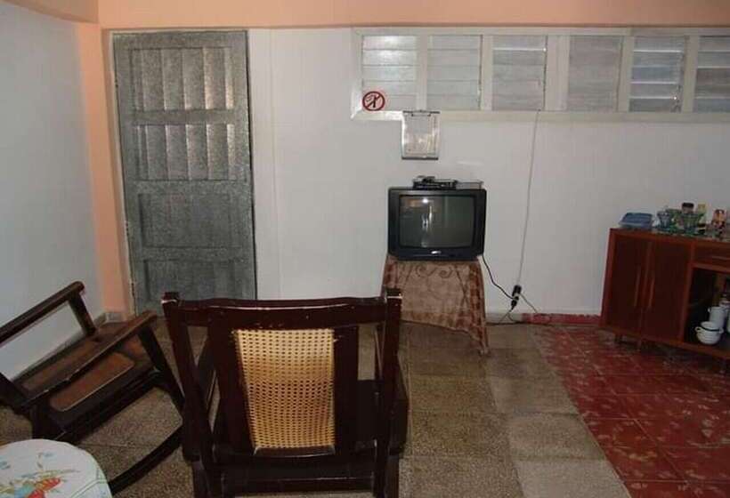 پانسیون Hostal Caribe Kairos Playa Larga