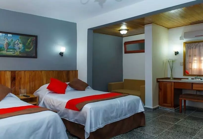 ペンション Hostal El Paso Camaguey
