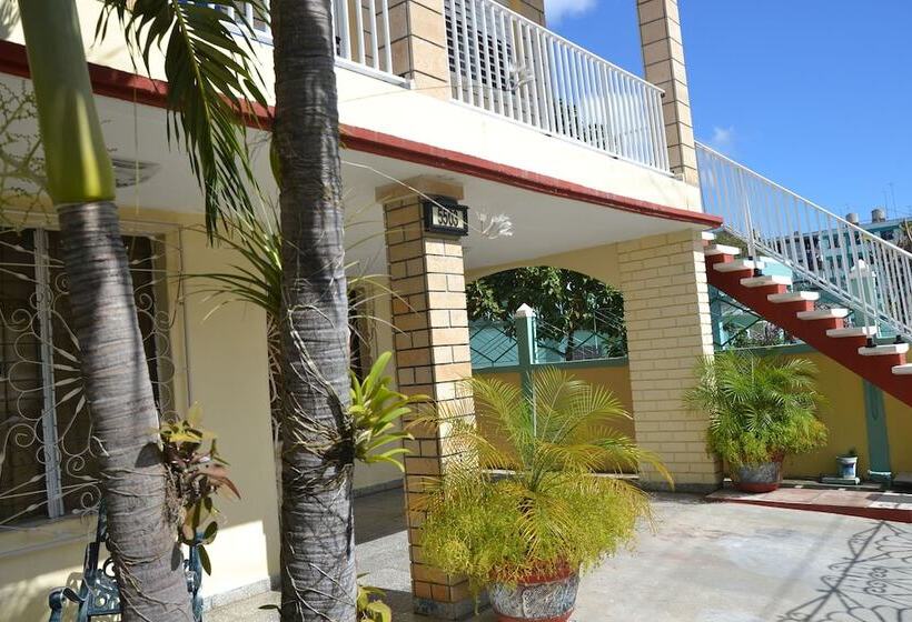 پانسیون Villa Alondra