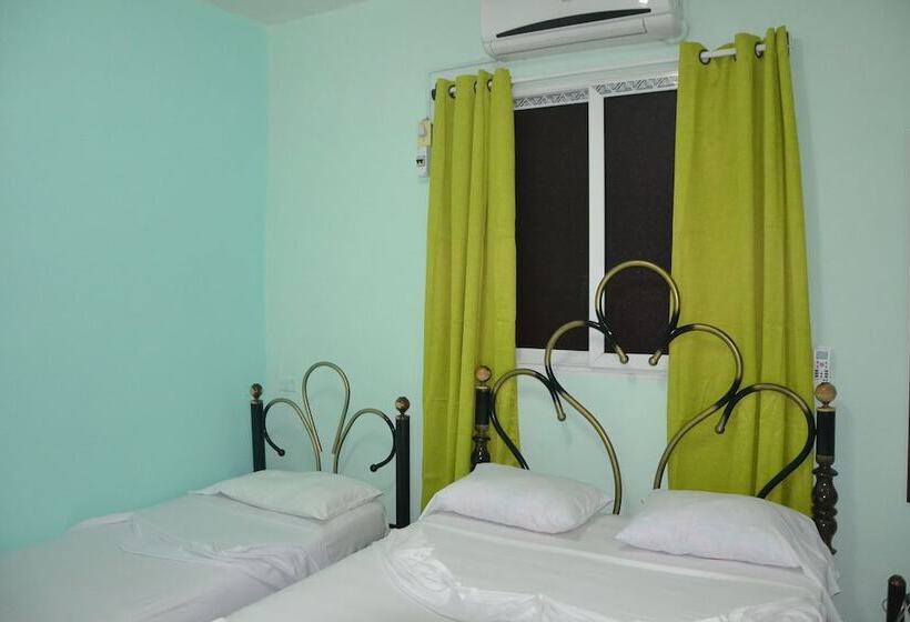 پانسیون Villa Alondra