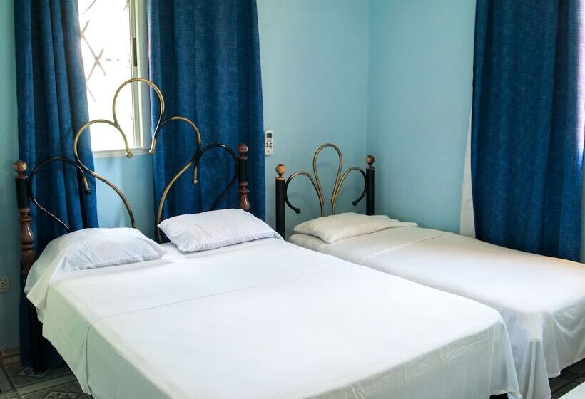 پانسیون Villa Alondra