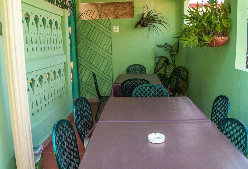 پانسیون Villa Alondra