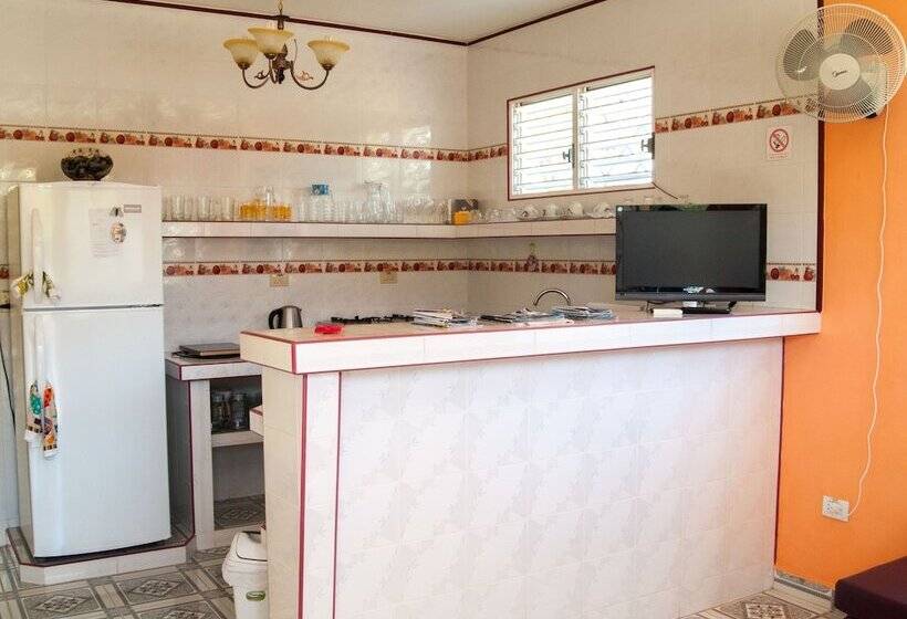 پانسیون Villa Alondra