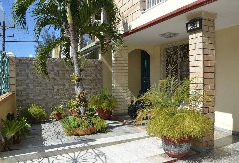 پانسیون Villa Alondra