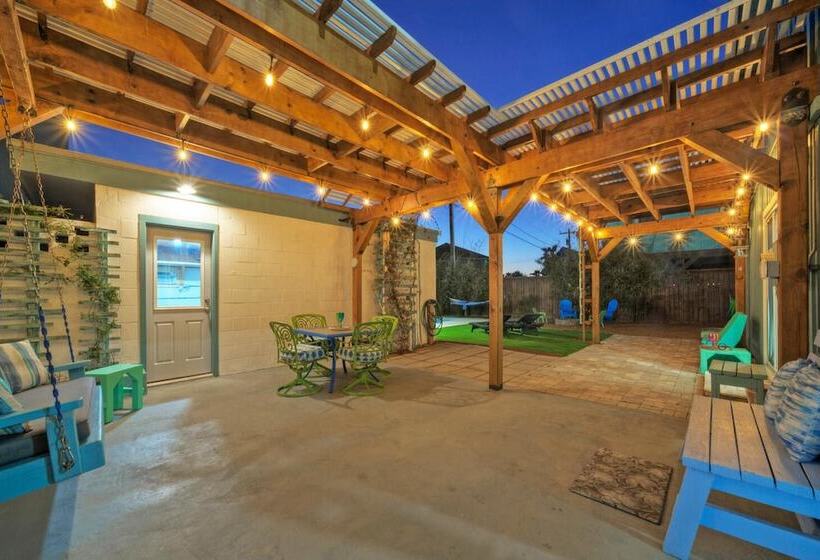 Big Yard W/ Priv Pool, Firepit, Patio Near The Beach Reel Time By Avantstay