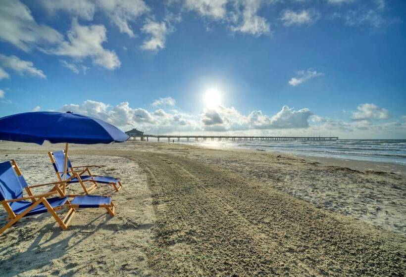 Big Yard W/ Priv Pool, Firepit, Patio Near The Beach Reel Time By Avantstay