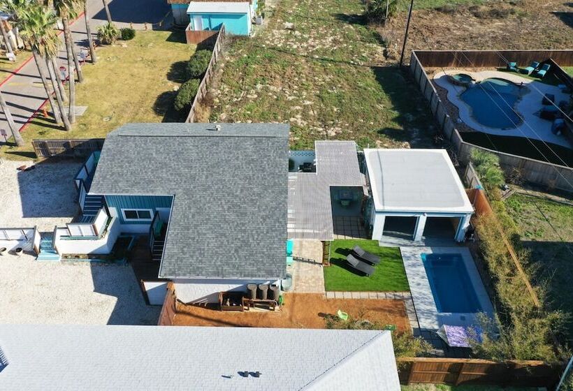 Big Yard W/ Priv Pool, Firepit, Patio Near The Beach Reel Time By Avantstay