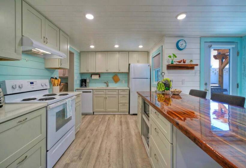 Big Yard W/ Priv Pool, Firepit, Patio Near The Beach Reel Time By Avantstay