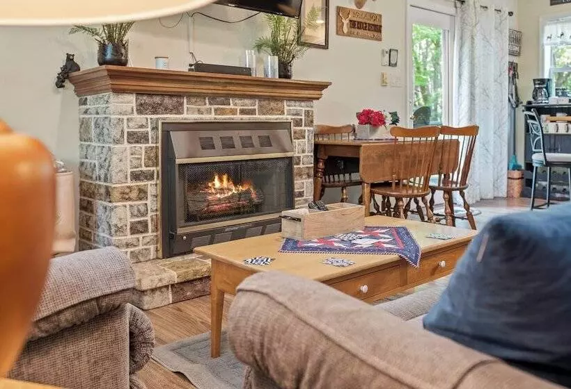 Ridge Retreat By Avantstay Game Room, Covered Porch, & Fire Pit!