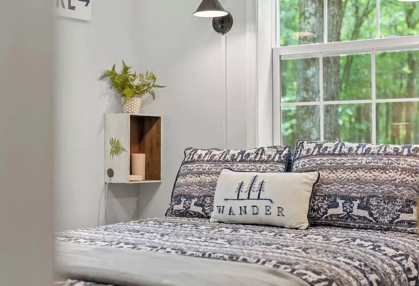 Ridge Retreat By Avantstay Game Room, Covered Porch, & Fire Pit!