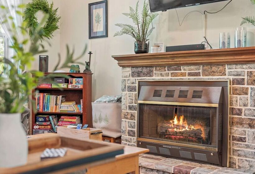 Ridge Retreat By Avantstay Game Room, Covered Porch, & Fire Pit!