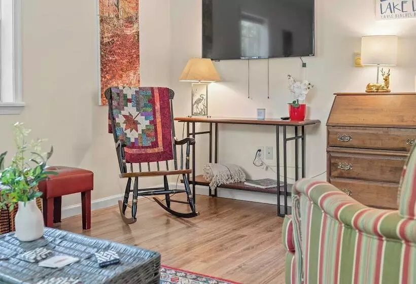 Ridge Retreat By Avantstay Game Room, Covered Porch, & Fire Pit!