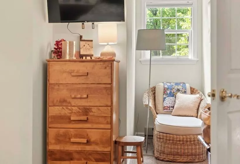 Ridge Retreat By Avantstay Game Room, Covered Porch, & Fire Pit!