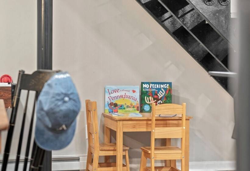 Ridge Retreat By Avantstay Game Room, Covered Porch, & Fire Pit!