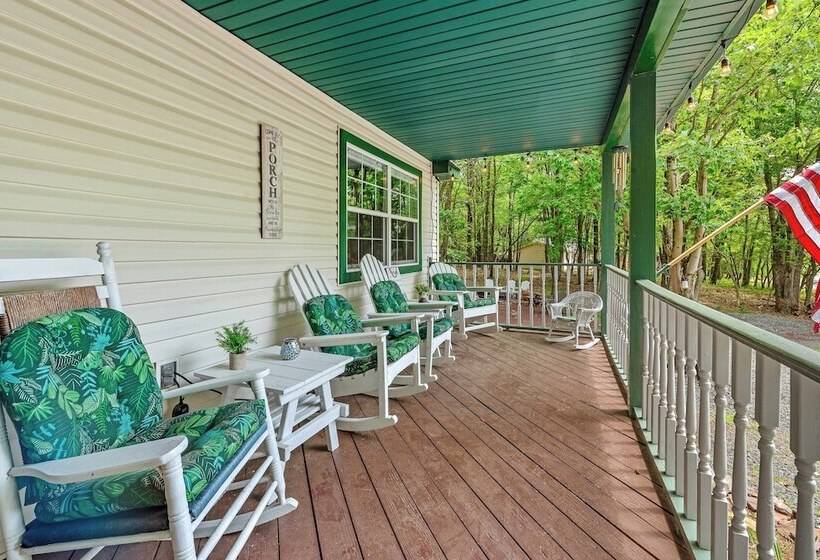 Ridge Retreat By Avantstay Game Room, Covered Porch, & Fire Pit!