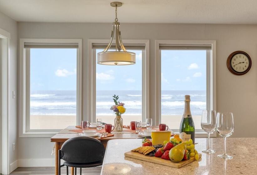 Rock Candy By Avantstay Beachfront, Views, Patio Walk To Rockaway Beach