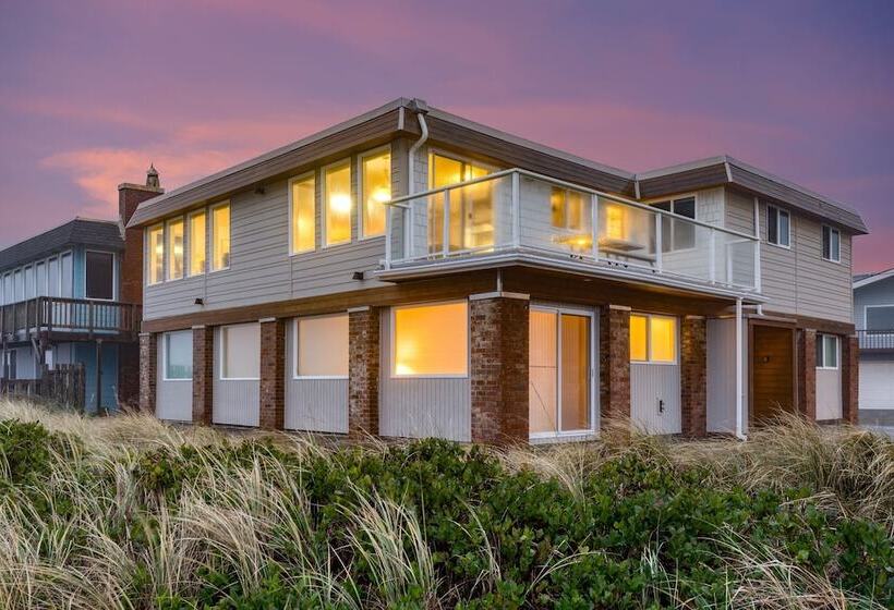 Rock Candy By Avantstay Beachfront, Views, Patio Walk To Rockaway Beach