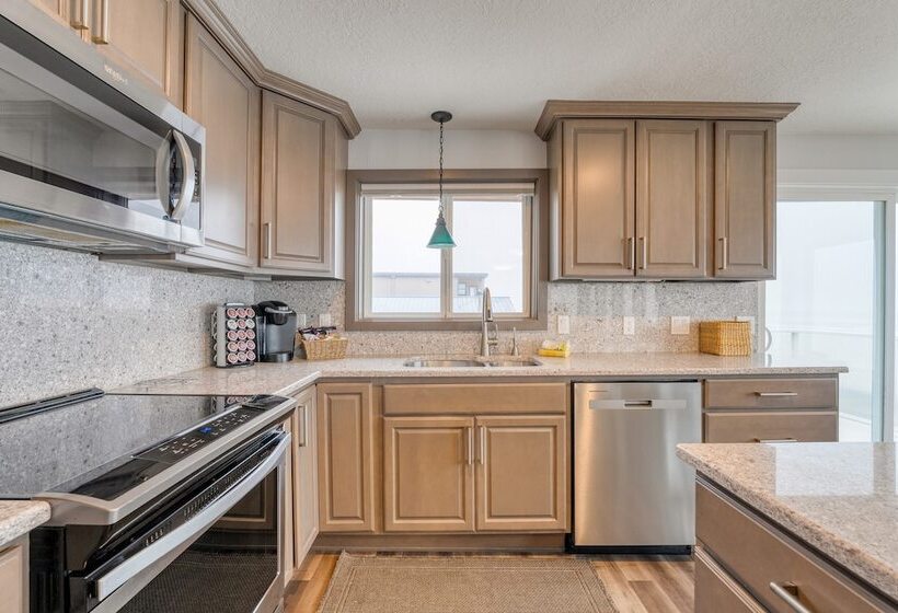 Rock Candy By Avantstay Beachfront, Views, Patio Walk To Rockaway Beach