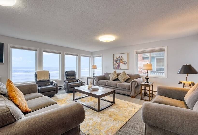 Rock Candy By Avantstay Beachfront, Views, Patio Walk To Rockaway Beach