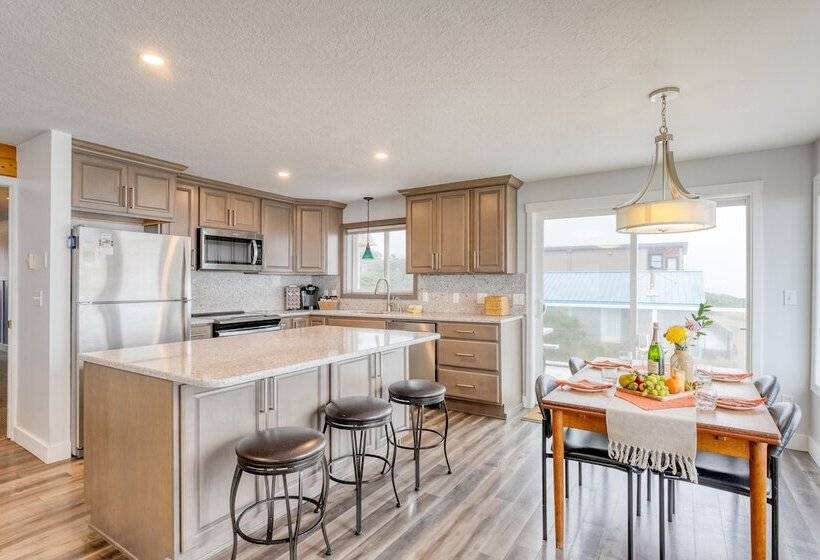 Rock Candy By Avantstay Beachfront, Views, Patio Walk To Rockaway Beach