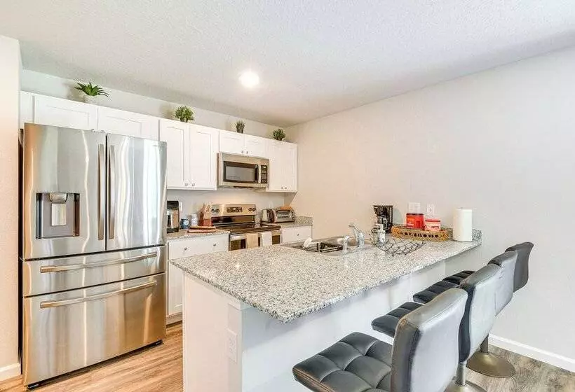 Sunny Palm Coast Home: 10 Mi To Flagler Beach!