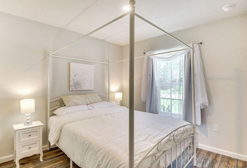 Sunny Palm Coast Home: 10 Mi To Flagler Beach!