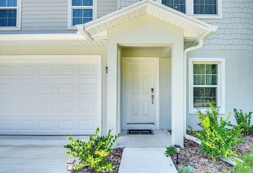 Sunny Palm Coast Home: 10 Mi To Flagler Beach!