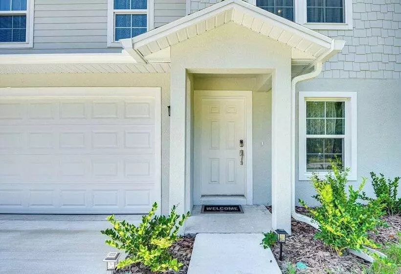 Sunny Palm Coast Home: 10 Mi To Flagler Beach!
