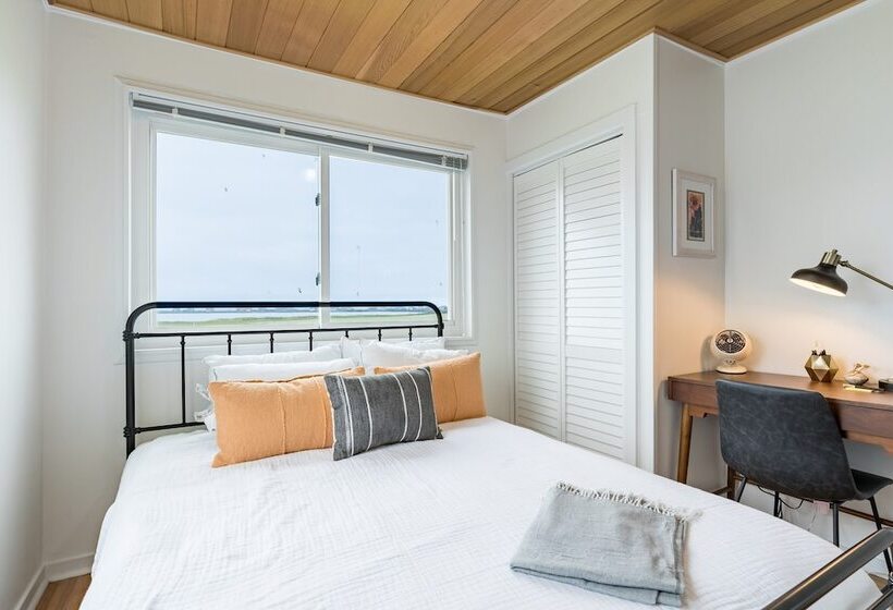 Swan Lake Cottage By Avantstay Views + Firepit