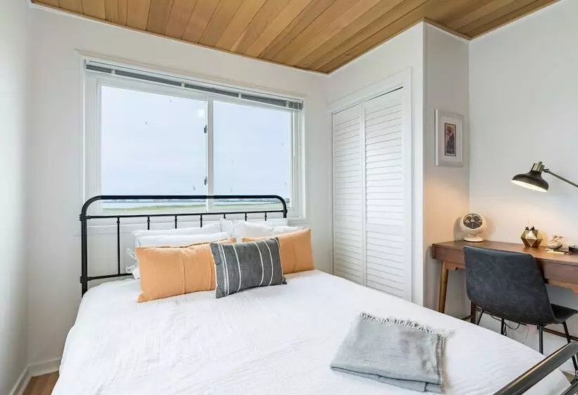 Swan Lake Cottage By Avantstay Views + Firepit