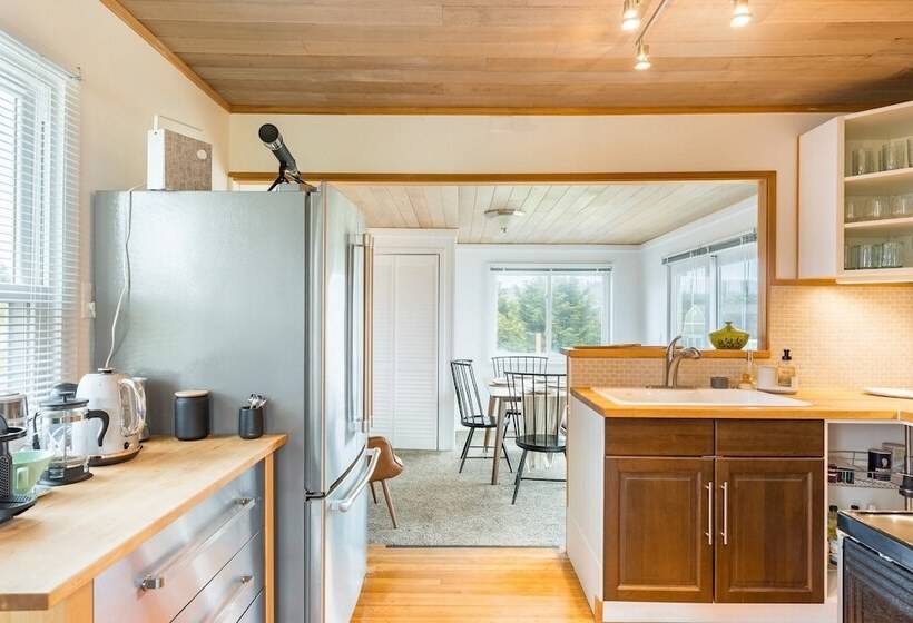 Swan Lake Cottage By Avantstay Views + Firepit