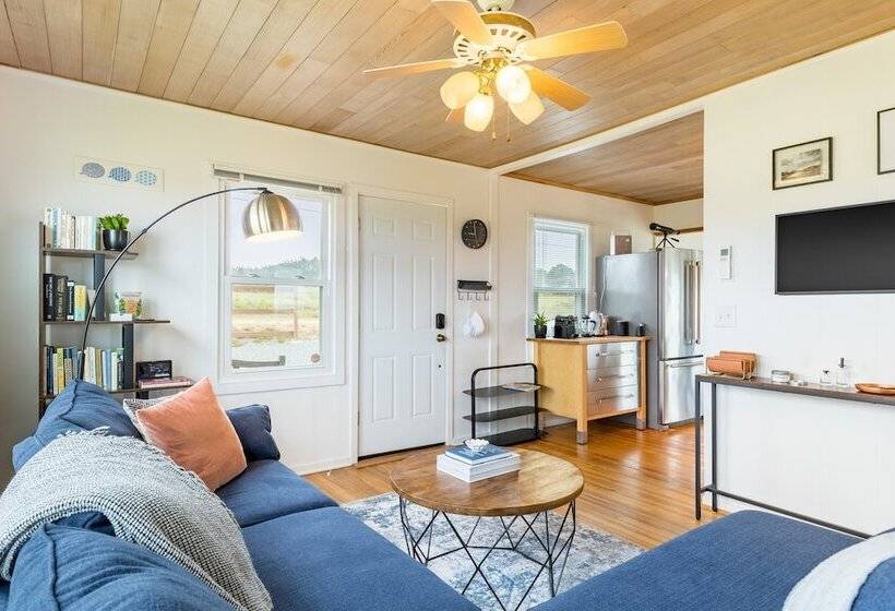 Swan Lake Cottage By Avantstay Views + Firepit