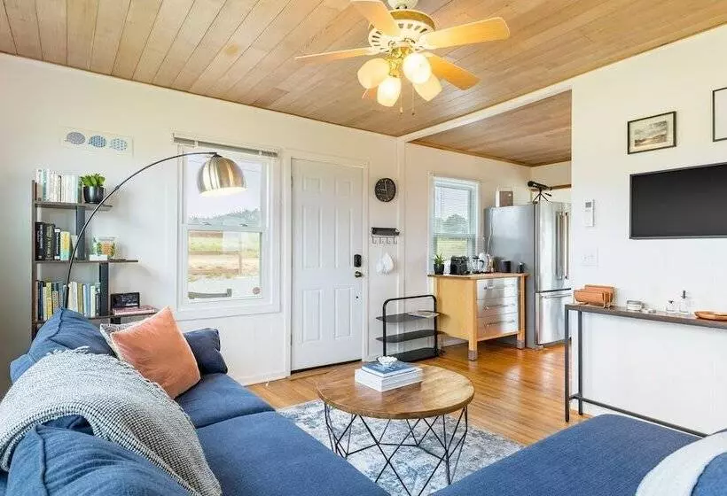 Swan Lake Cottage By Avantstay Views + Firepit