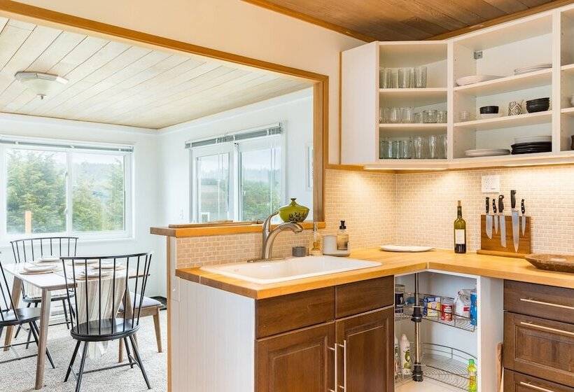 Swan Lake Cottage By Avantstay Views + Firepit