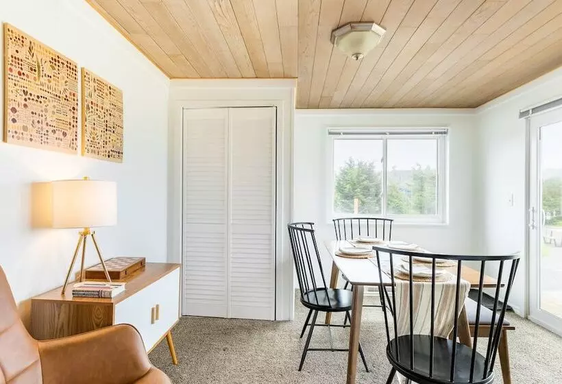 Swan Lake Cottage By Avantstay Views + Firepit