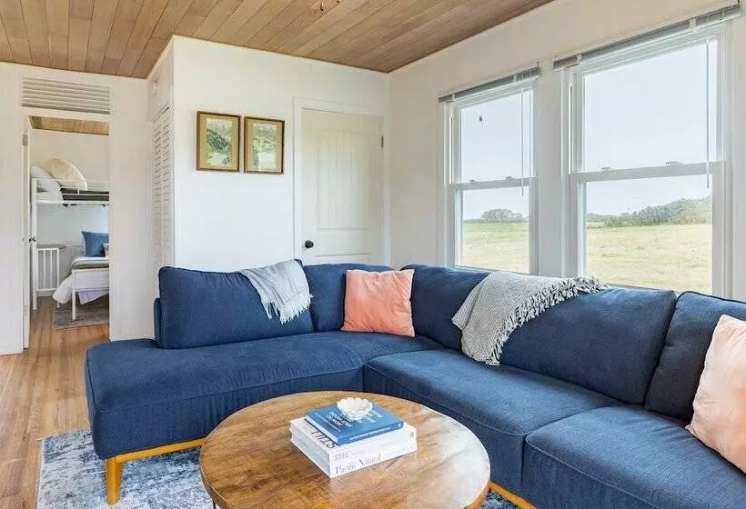 Swan Lake Cottage By Avantstay Views + Firepit