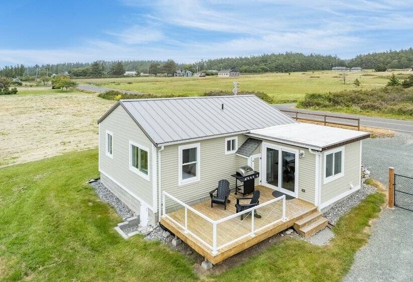 Swan Lake Cottage By Avantstay Views + Firepit