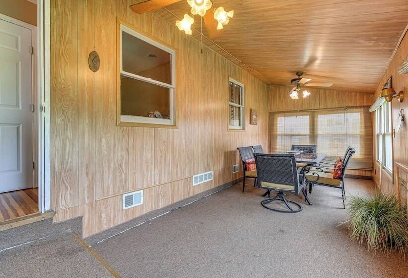 Tonawanda Home W/ Gas Grill Near Niagara Falls!