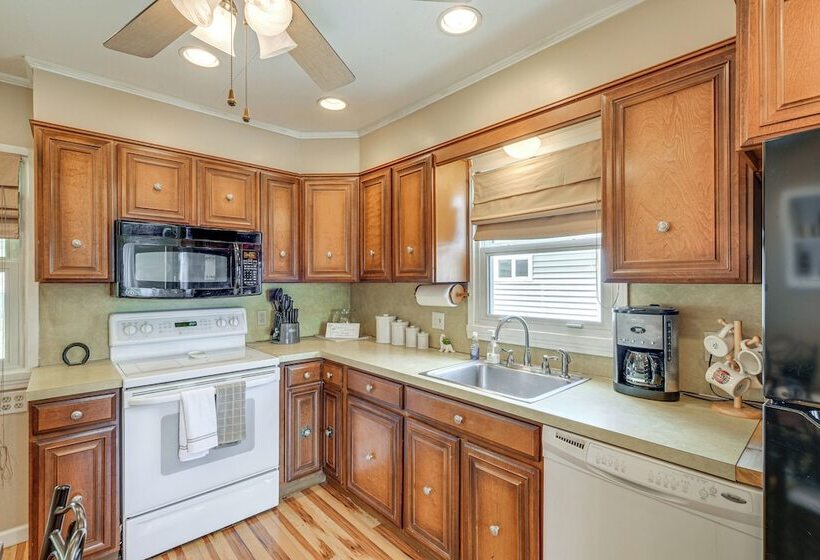 Tonawanda Home W/ Gas Grill Near Niagara Falls!